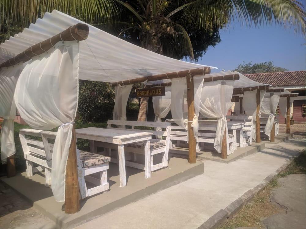 Hotel Pousada Sertao Veredas Buritizeiro Exterior photo