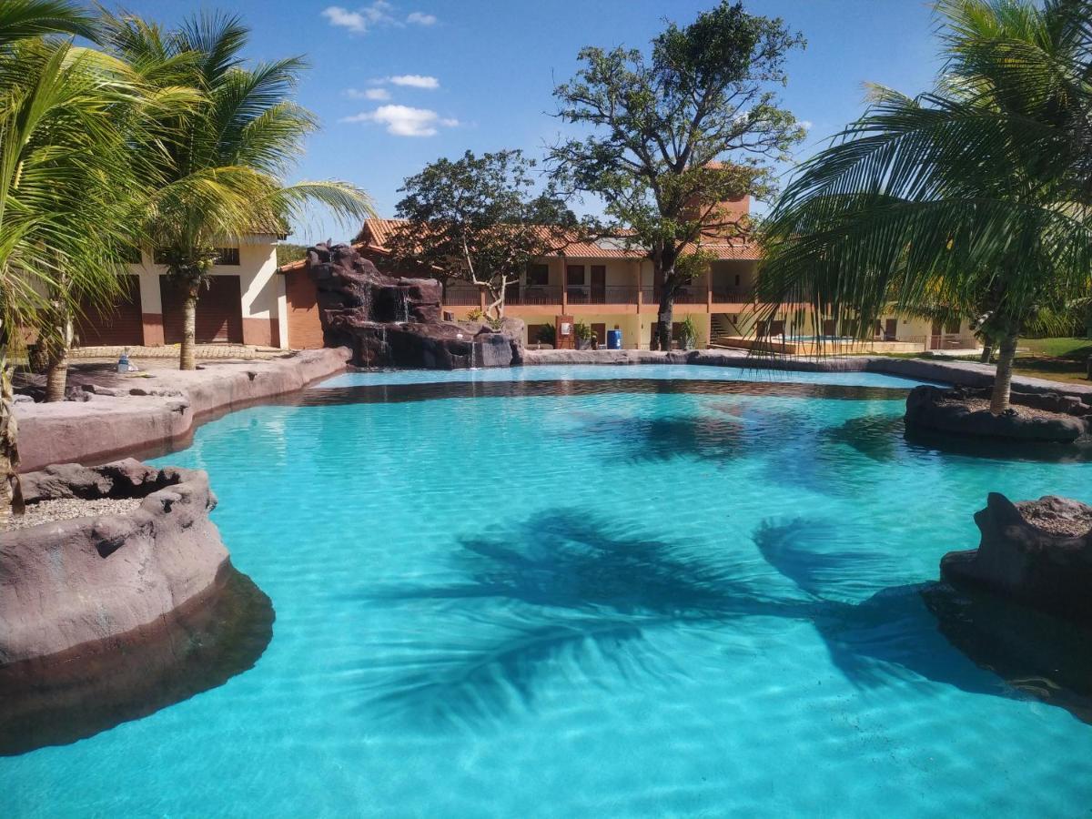 Hotel Pousada Sertao Veredas Buritizeiro Exterior photo